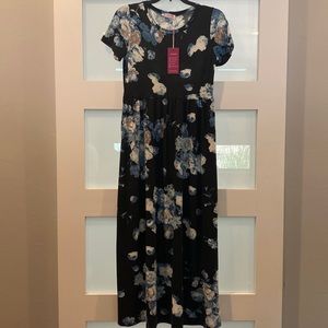 Girls Maxi dress with sleeves-new with tags!